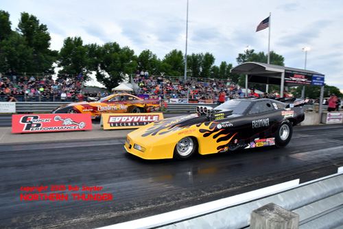 Justin Herbst - 'The Executioner' (near lane) vs 
Bob Alberty Jr. - 'Thunderin' Okie' (far lane)